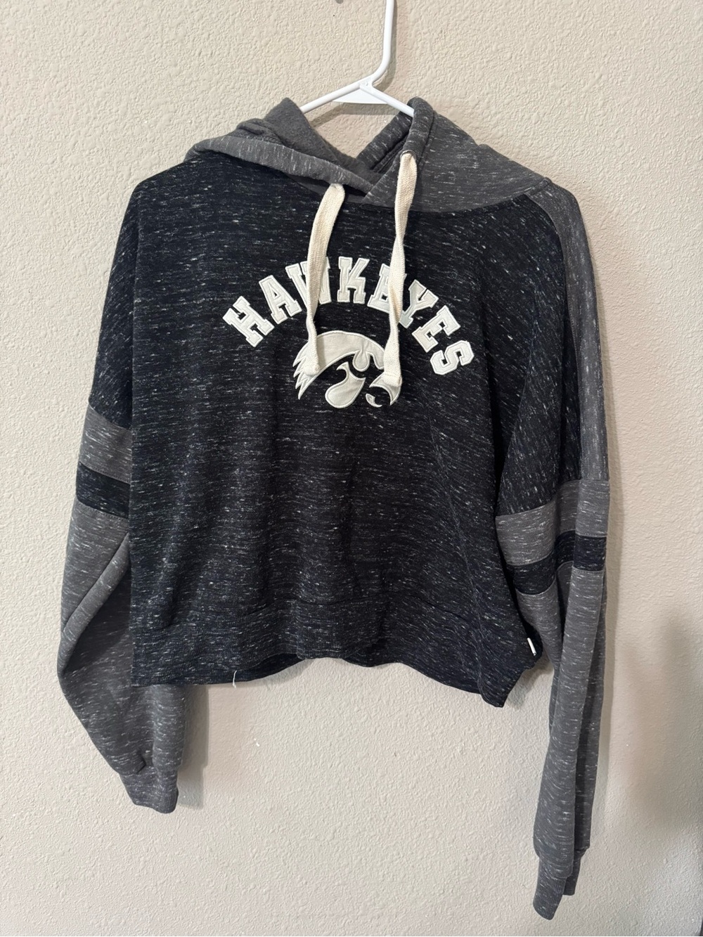 Colosseum Womens Gray and Black Cropped Hoodie